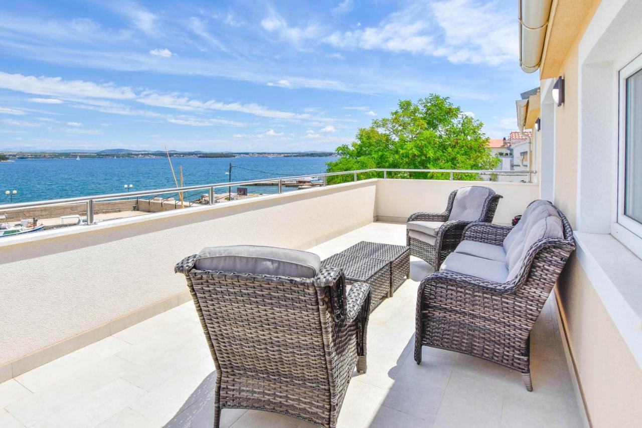 Apartment L And S On The Beach Ugrinici エクステリア 写真